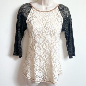 BKE Buckle floral lace sequin stretchy scoop neck elbow sleeve top…